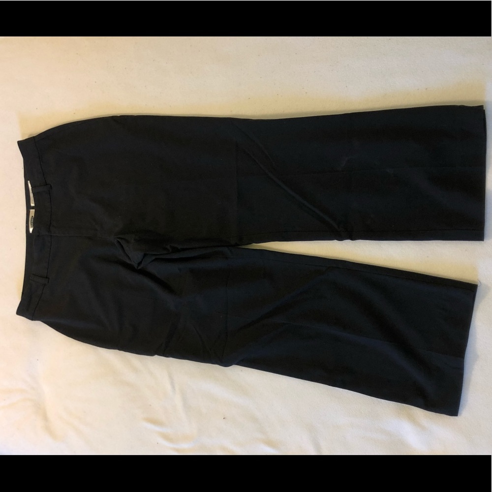 Old Navy 6 cropped black pants.